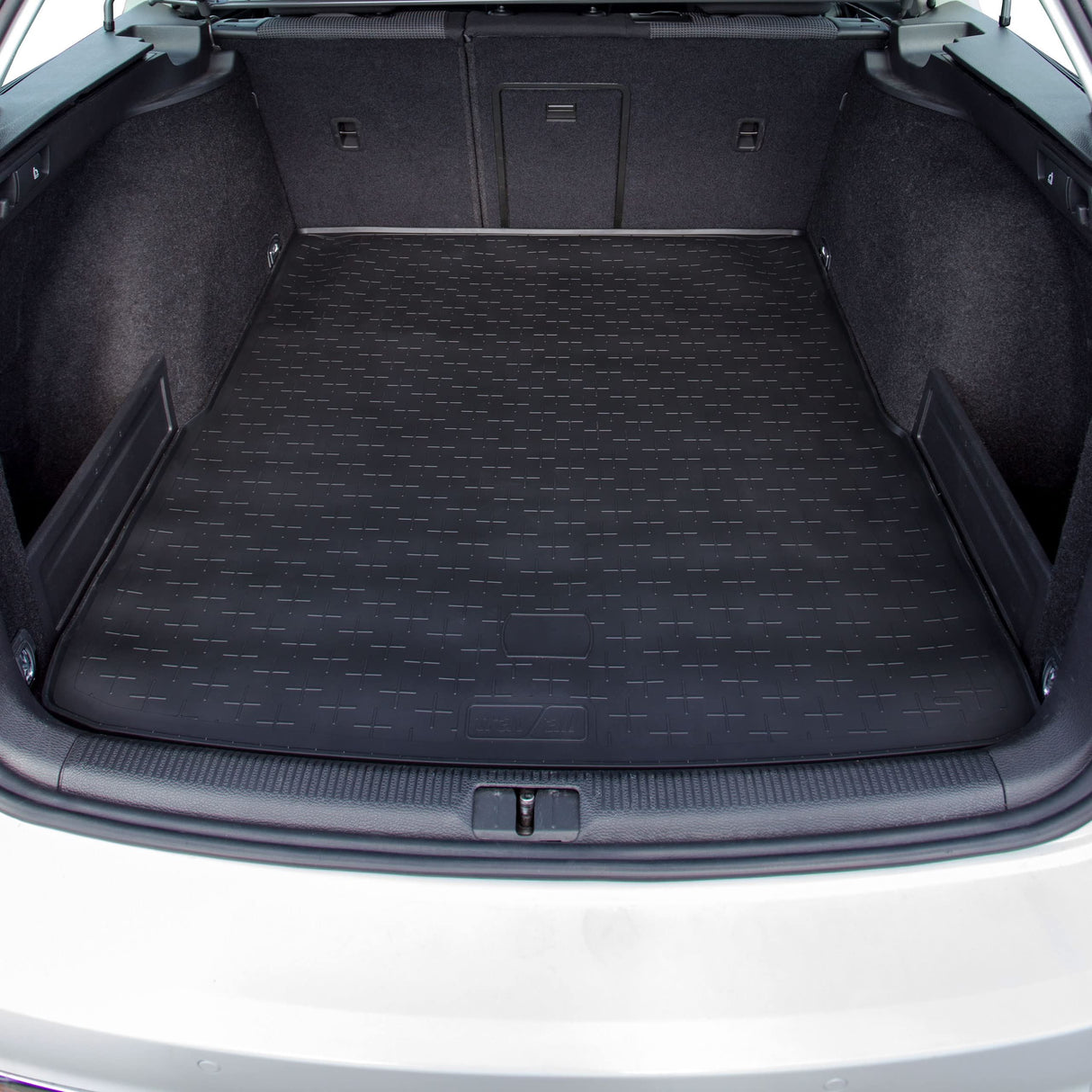 TRAVALL Volkswagen Passat Estate Premium Rubber Boot Mats Liner (2005-2015)