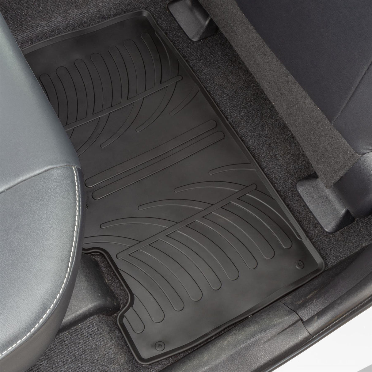 TRAVALL Toyota Rav4 Premium Rubber Car Mats (2012-2018)