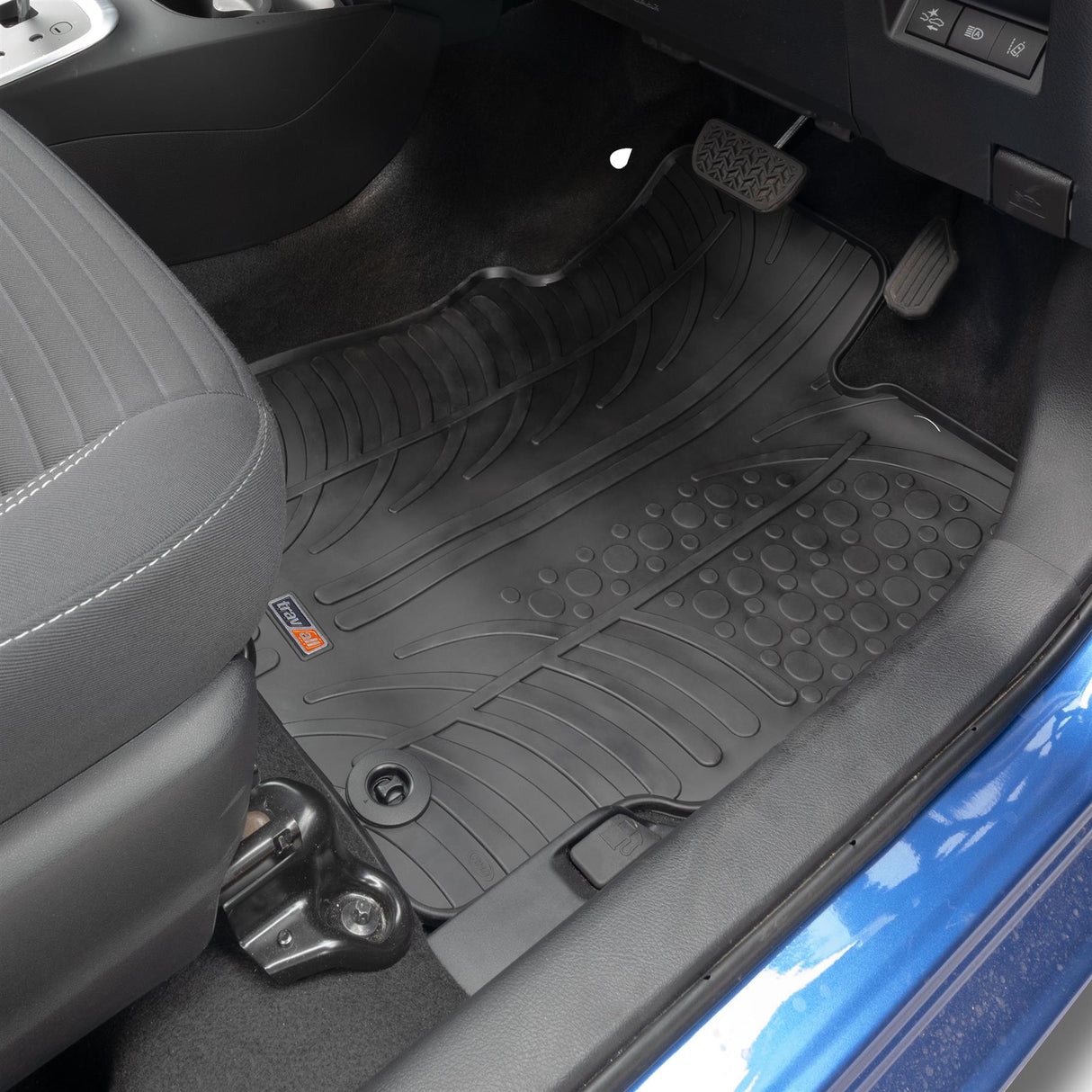TRAVALL Toyota Yaris Premium Rubber Car Mats (2010-2020)