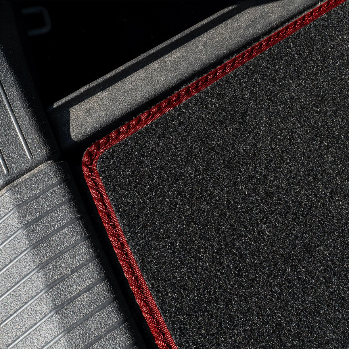 Seat Leon (2005-2013) Premium Tufted Carpet Boot Mat