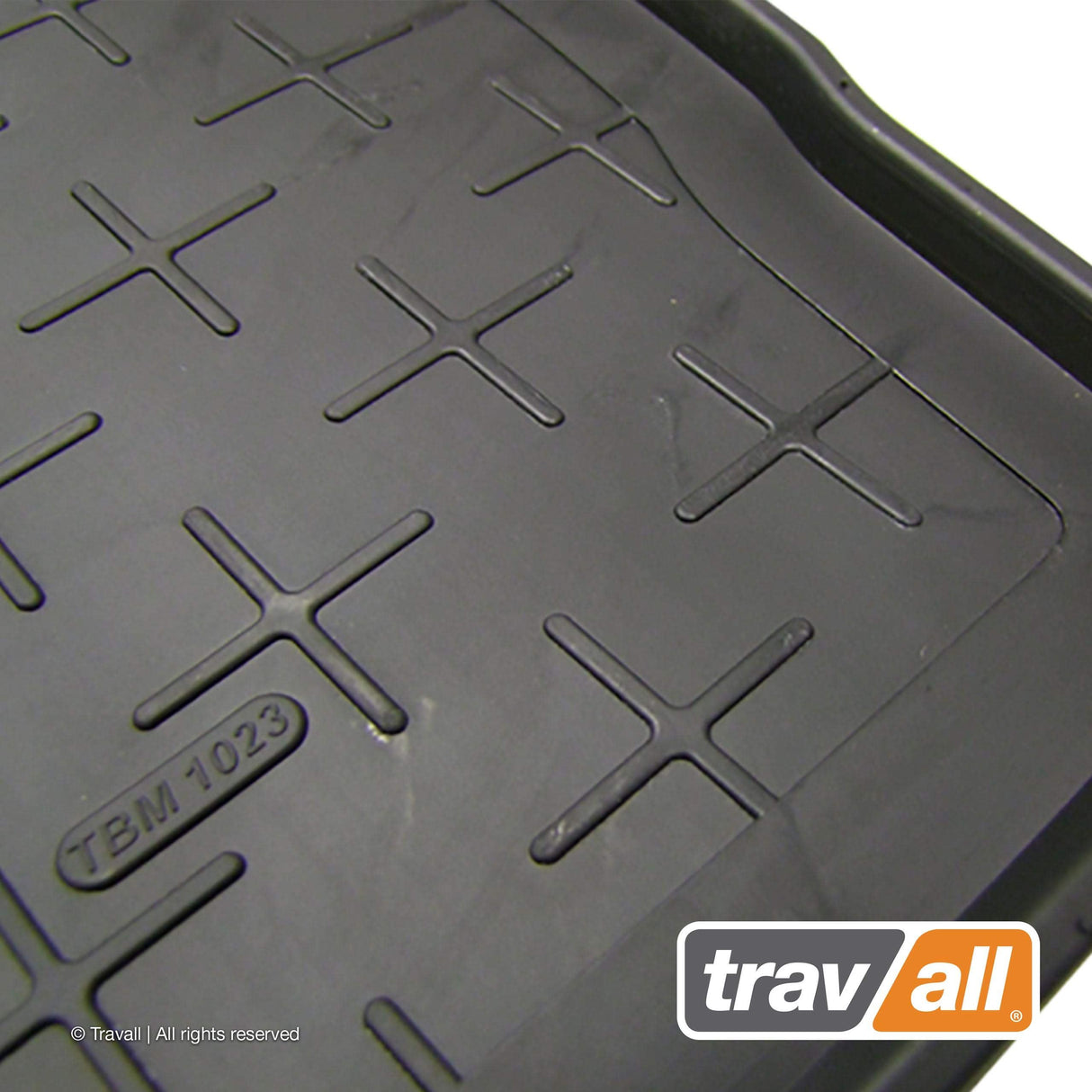 TRAVALL Ford Mondeo Hatchback Premium Rubber Boot Mats Liner (2000-2007)