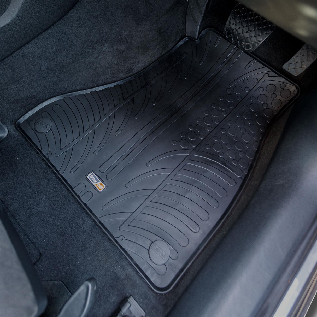 TRAVALL Audi A4 Saloon/ Estate Premium Rubber Car Mats (2015-Onwards)