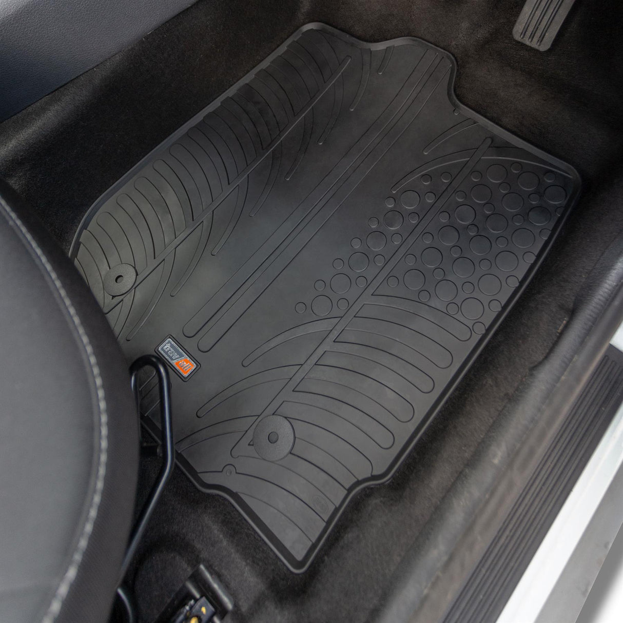 TRAVALL Dacia Duster Premium Rubber Car Mats (2009-2018)