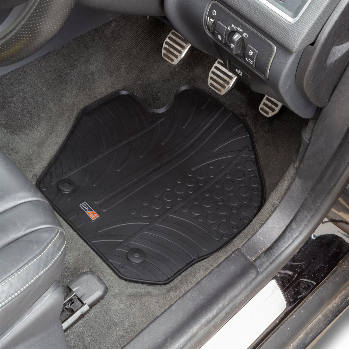 TRAVALL Volvo XC60 Premium Rubber Car Mats (2008-2017)