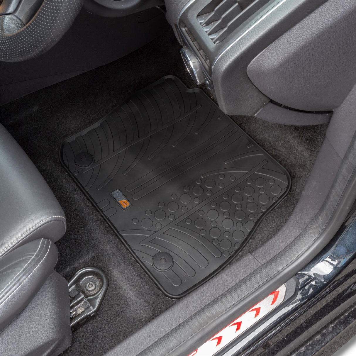 TRAVALL Ford Focus Hatchback Premium Rubber Car Mats (2010-2014)