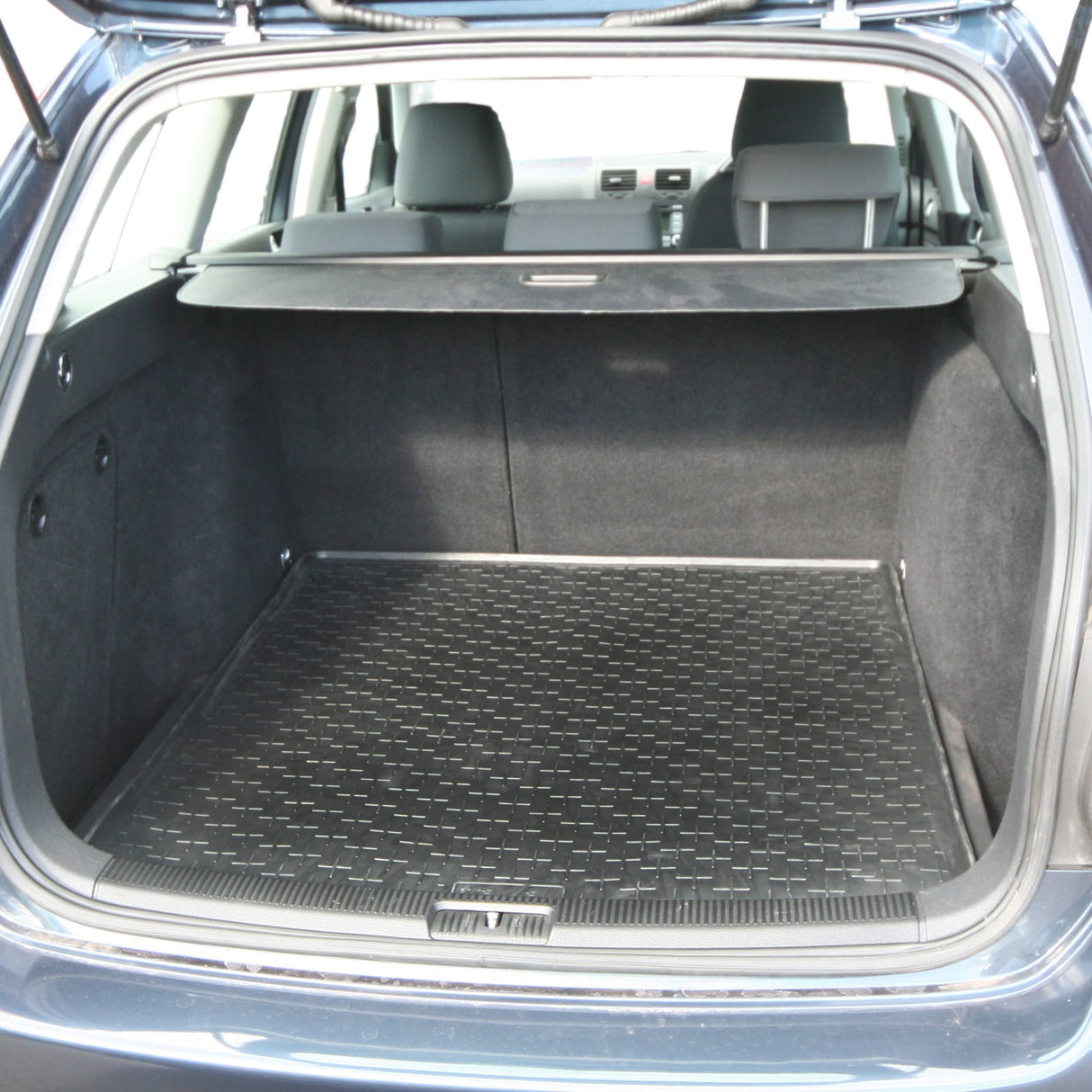 TRAVALL Volkswagen Golf Estate Premium Rubber Boot Mats Liner (2007-2013)