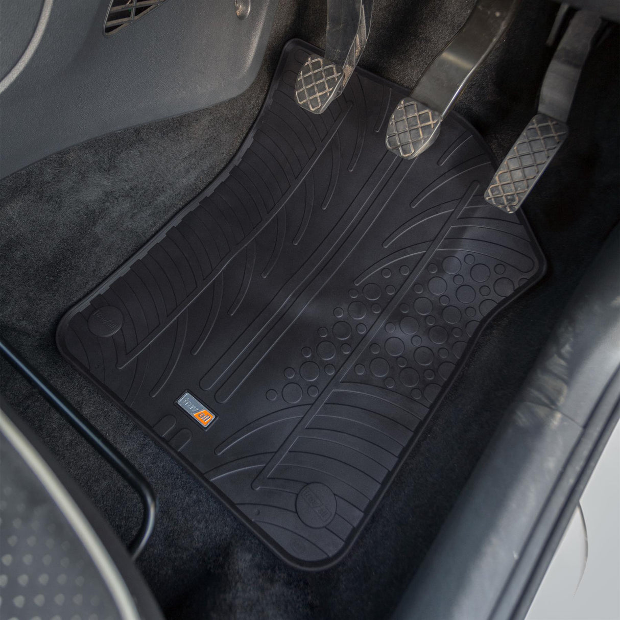 TRAVALL VW Up! Premium Rubber Car Mats (2011-2020)