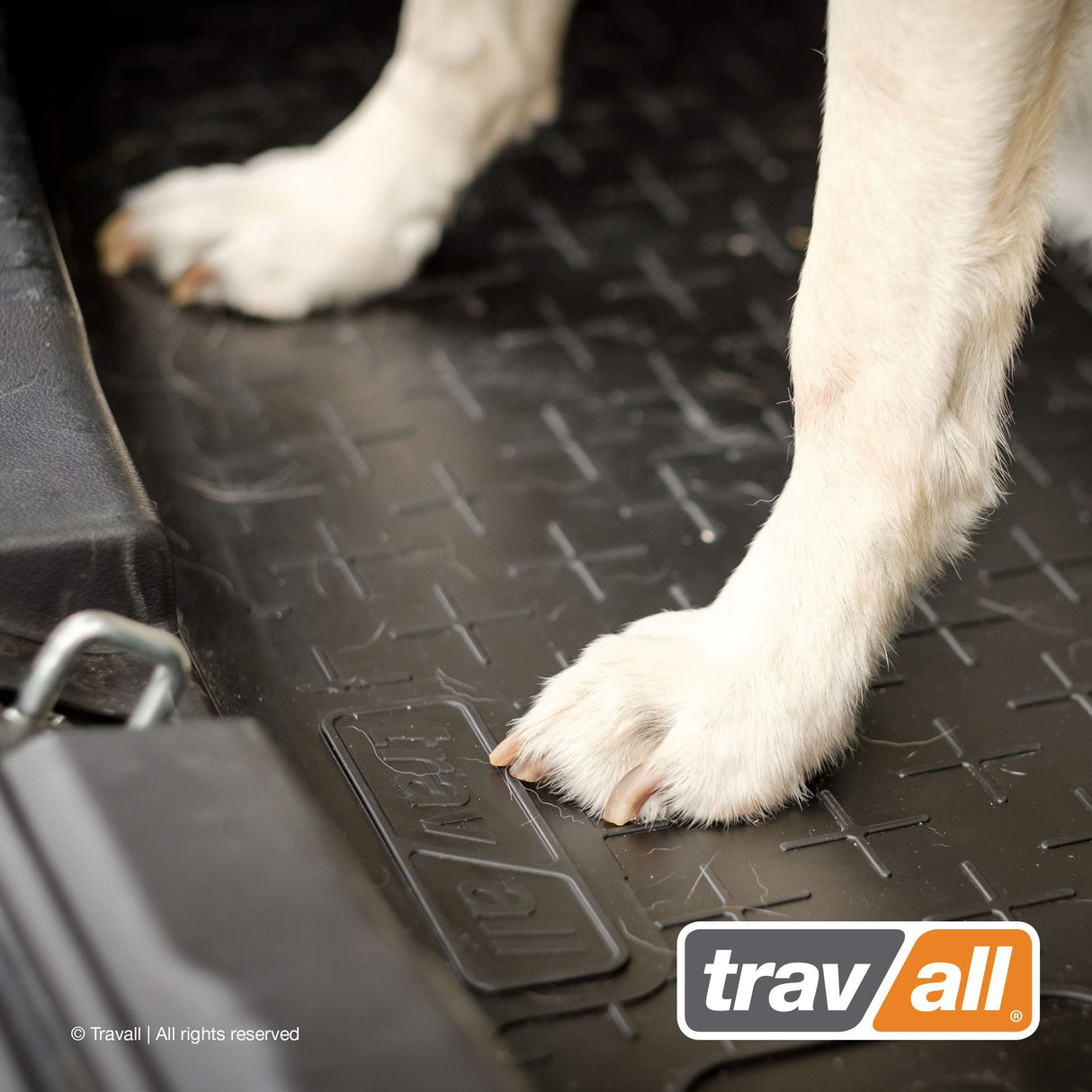 TRAVALL Ford  Mondeo Hatchback Premium Rubber Boot Mats Liner (2000-2007)