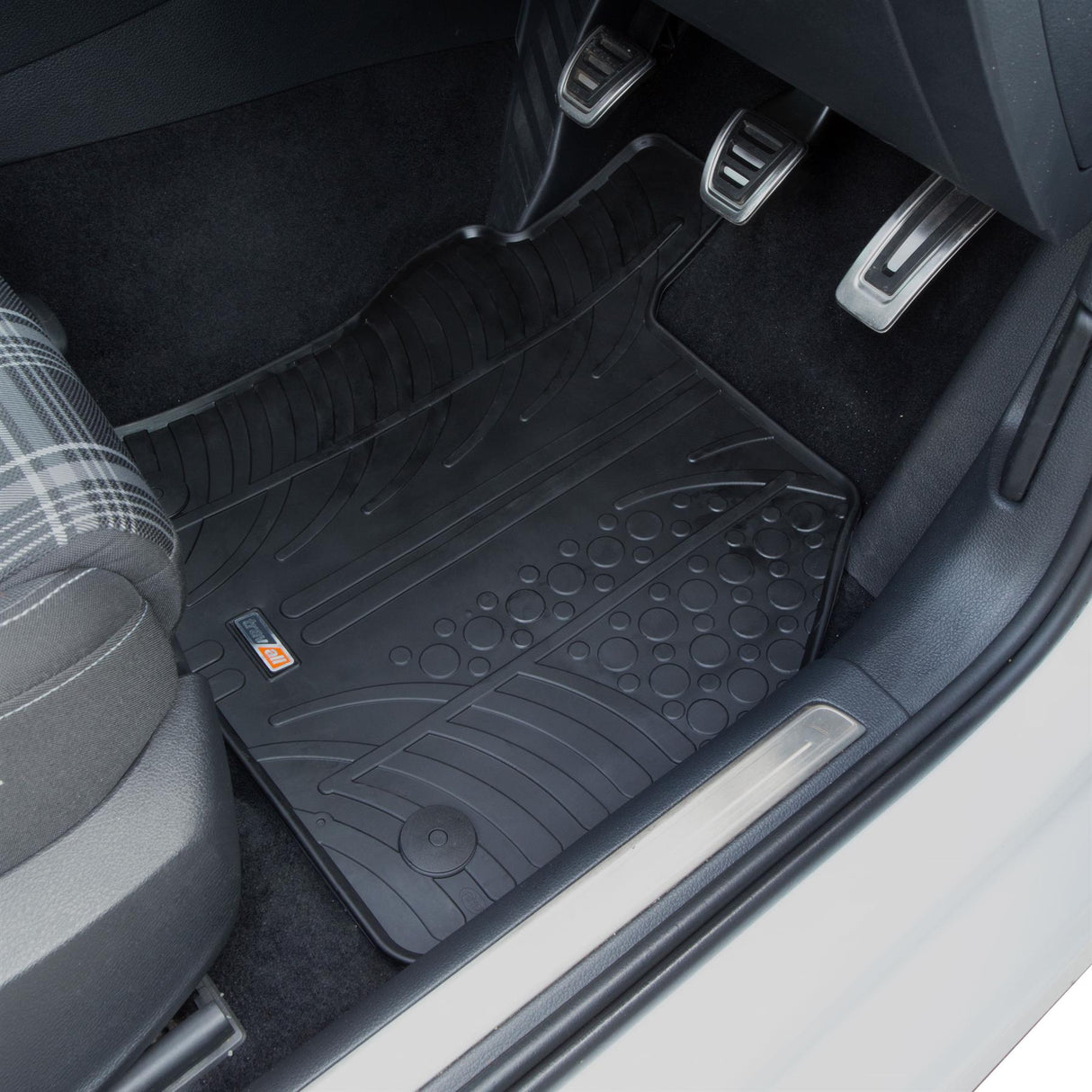 TRAVALL Seat Leon Premium Rubber Car Mats (2012-2019)