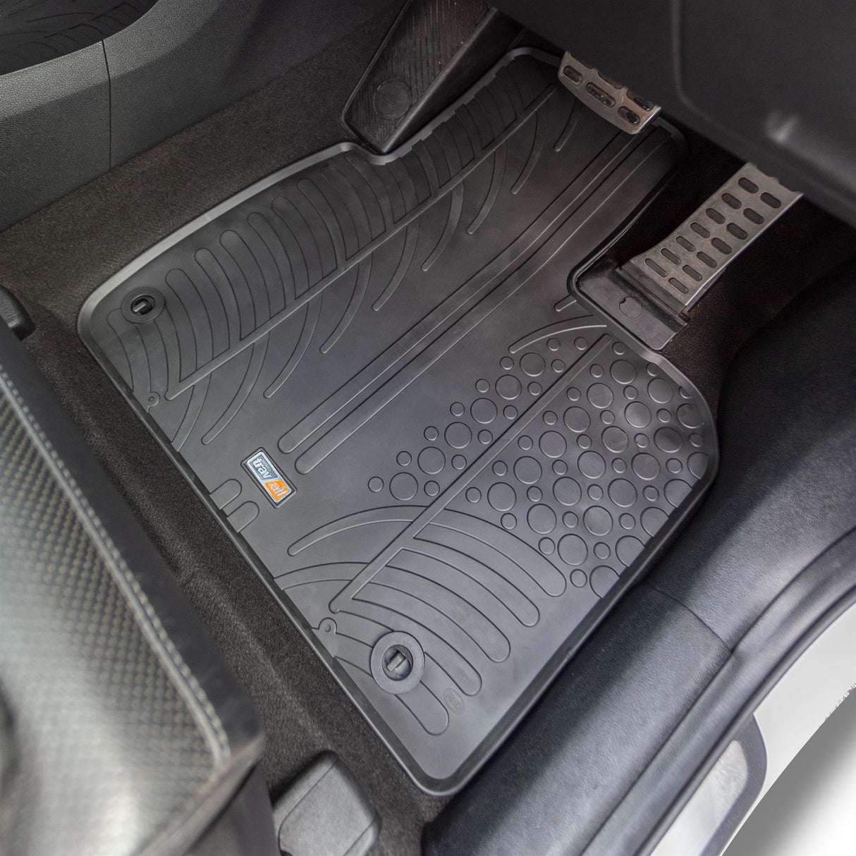 TRAVALL Kia Sorento Premium Rubber Car Mats (2014-2020)