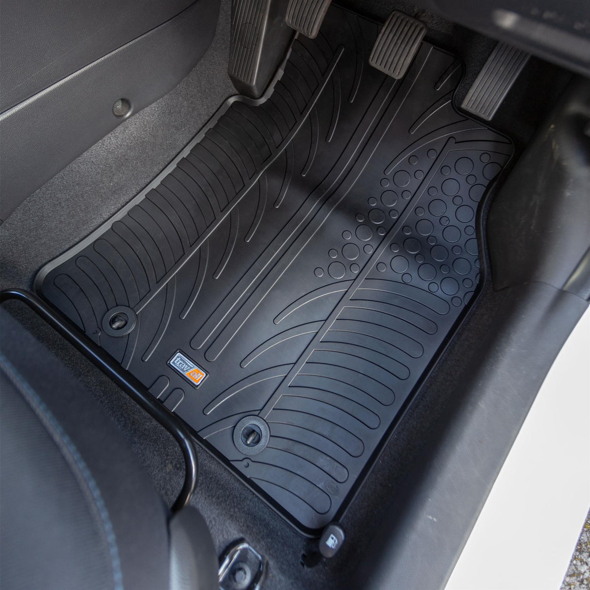 TRAVALL Hyundai i10 Premium Rubber Car Mats (2013-2019)