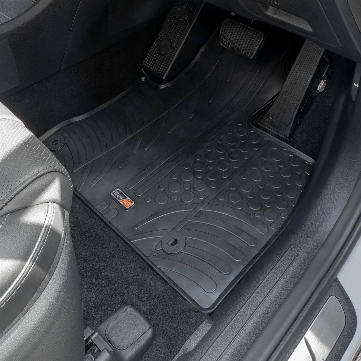 TRAVALL Hyundai Santa-Fe [Hybrid] Premium Rubber Car Mats (2020-2023)